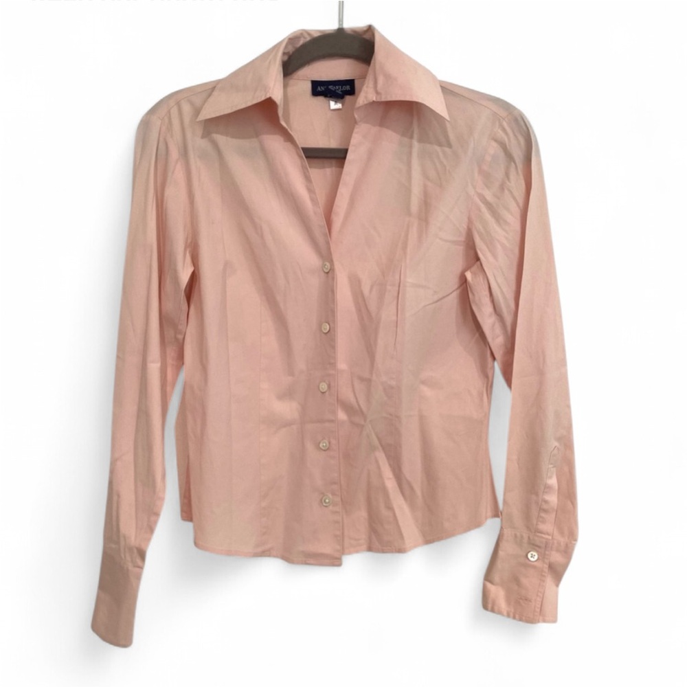 ANN TAYLOR BLUSH PINK V NECK LONG SLEEVE BUTTON DOWN SHIRT SIZE 2